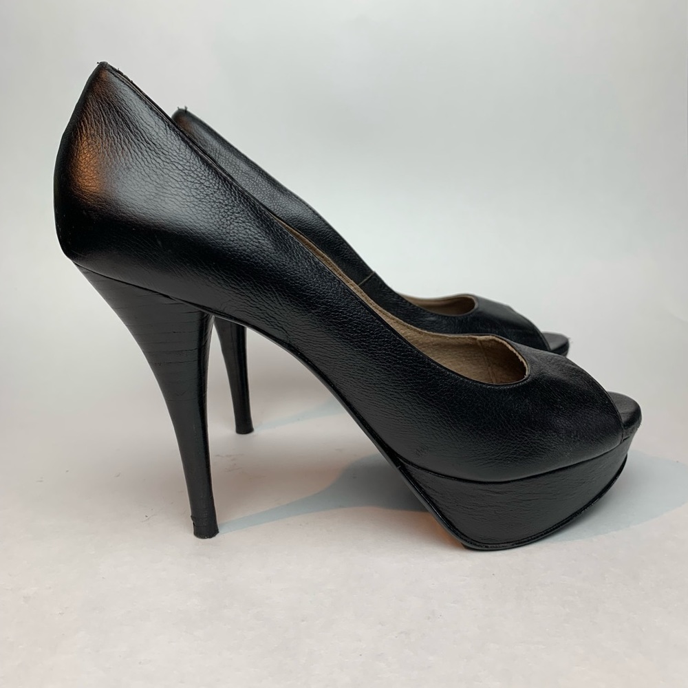 Black Plataform Peep Toe High Heels